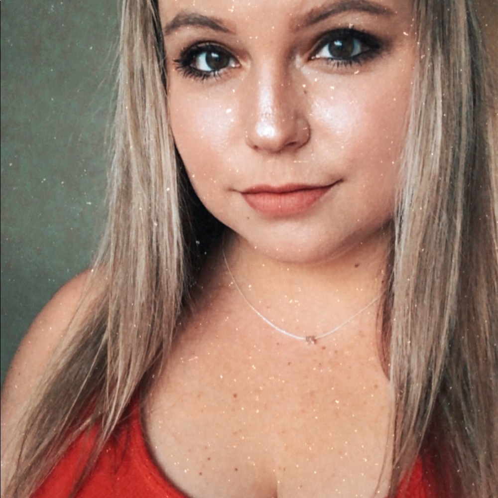 Meet your Posher, Brooke